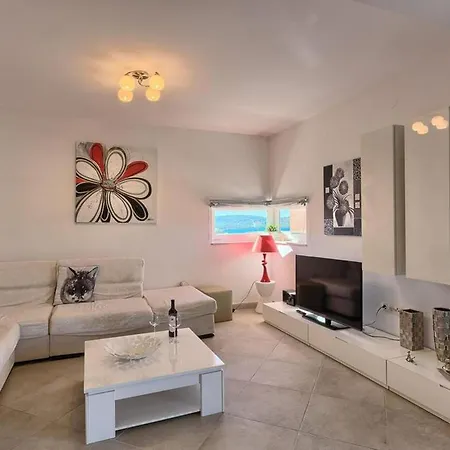 Διαμέρισμα Luxury Okrug Gornji With Sea View And Pool Τρογκίρ