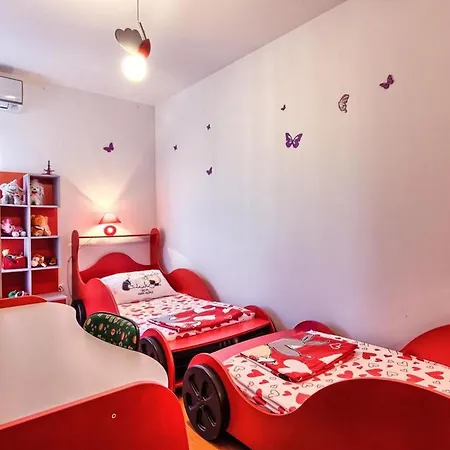 Appartement Luxury Okrug Gornji With Sea View And Pool