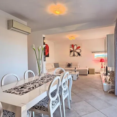 Apartman Luxury Okrug Gornji With Sea View And Pool Trogir