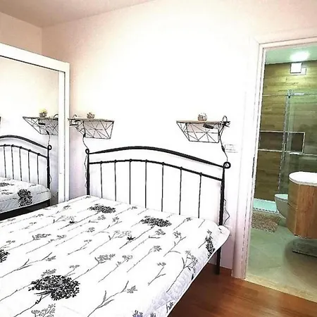 Appartement Luxury Okrug Gornji With Sea View And Pool Trogir